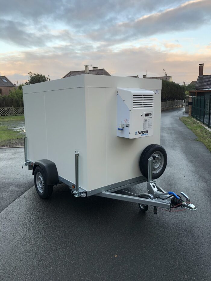 Remorque-congelateur-4m3-700x933-1.jpeg